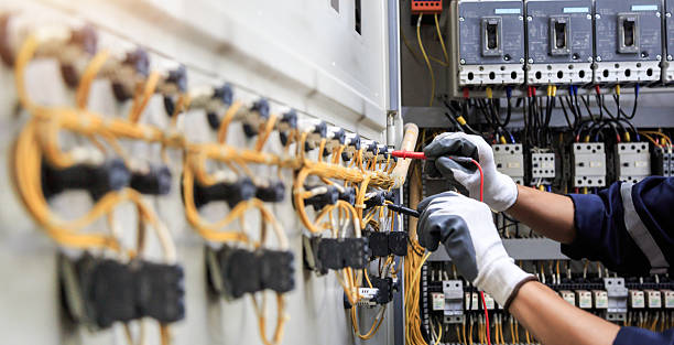 Professional Electrician technician working in Verona, MS